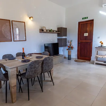 Sunset Haven At Ferdinand's Grove With Private Pool Siggiewi