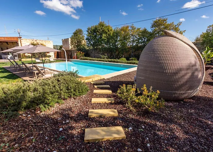 Dom wakacyjny Sunset Haven At Ferdinand's Grove With Private Pool Siggiewi